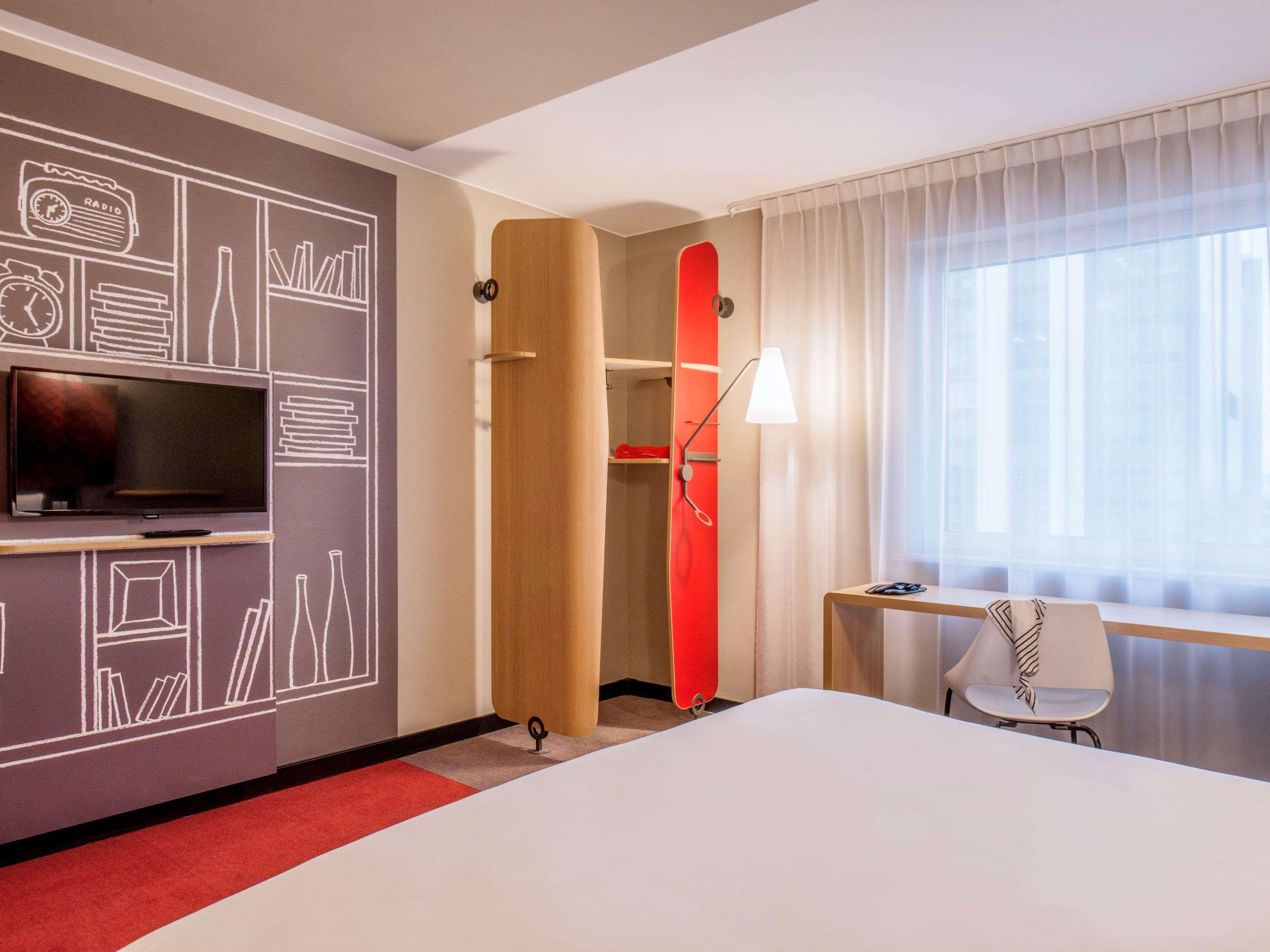 Ibis Poznan Centrum Hotell Exteriör bild